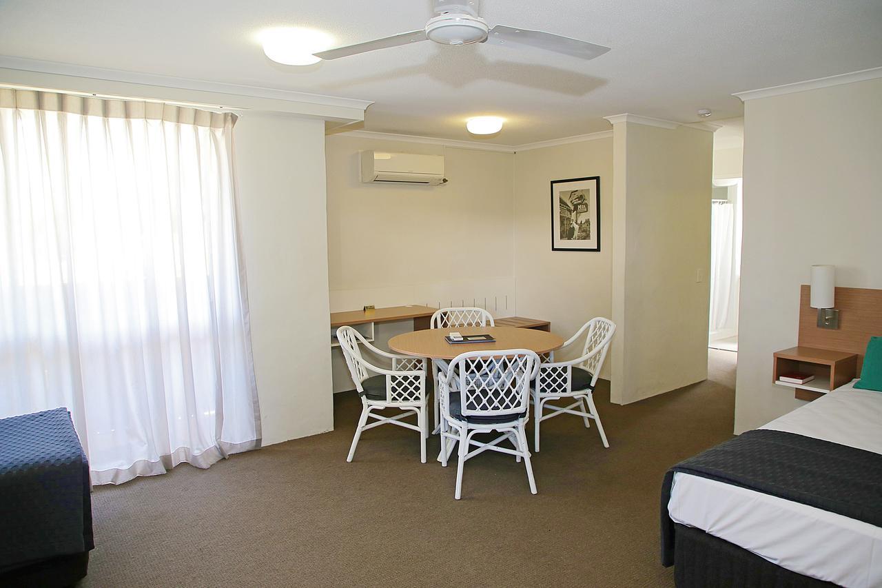 Darcy Arms Hotel Motel Gold Coast Dış mekan fotoğraf