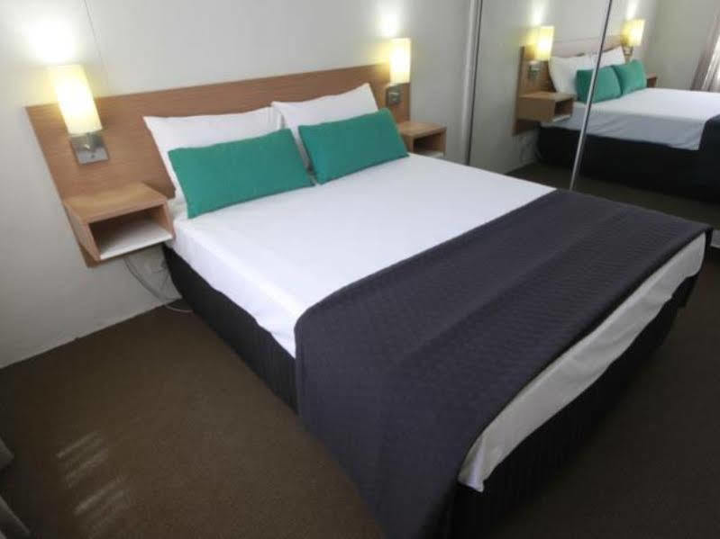 Darcy Arms Hotel Motel Gold Coast Dış mekan fotoğraf
